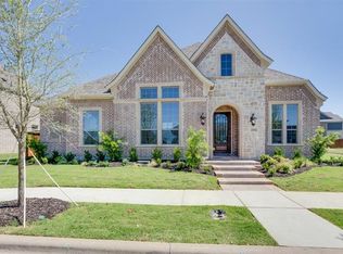 1102 Blue Lake Blvd, Arlington, TX 76005