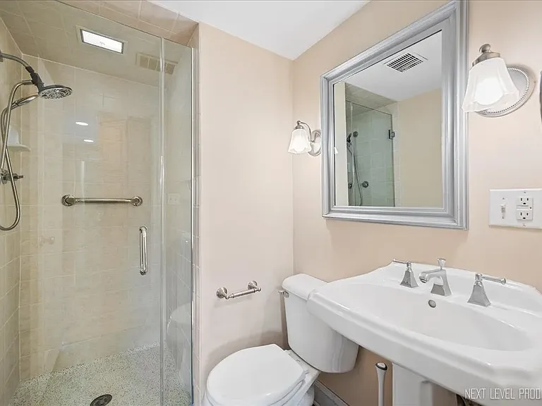 710 Peck Rd — Photo 19