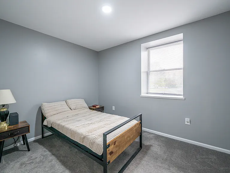 527 S Pitt St #14 — Photo 14