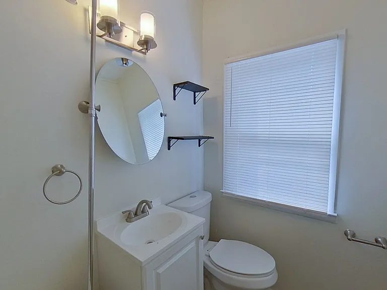 1473 Thomas Ave — Photo 15