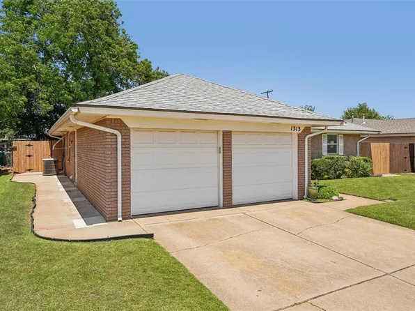 1313 SW 69th St, Oklahoma City, OK 73159