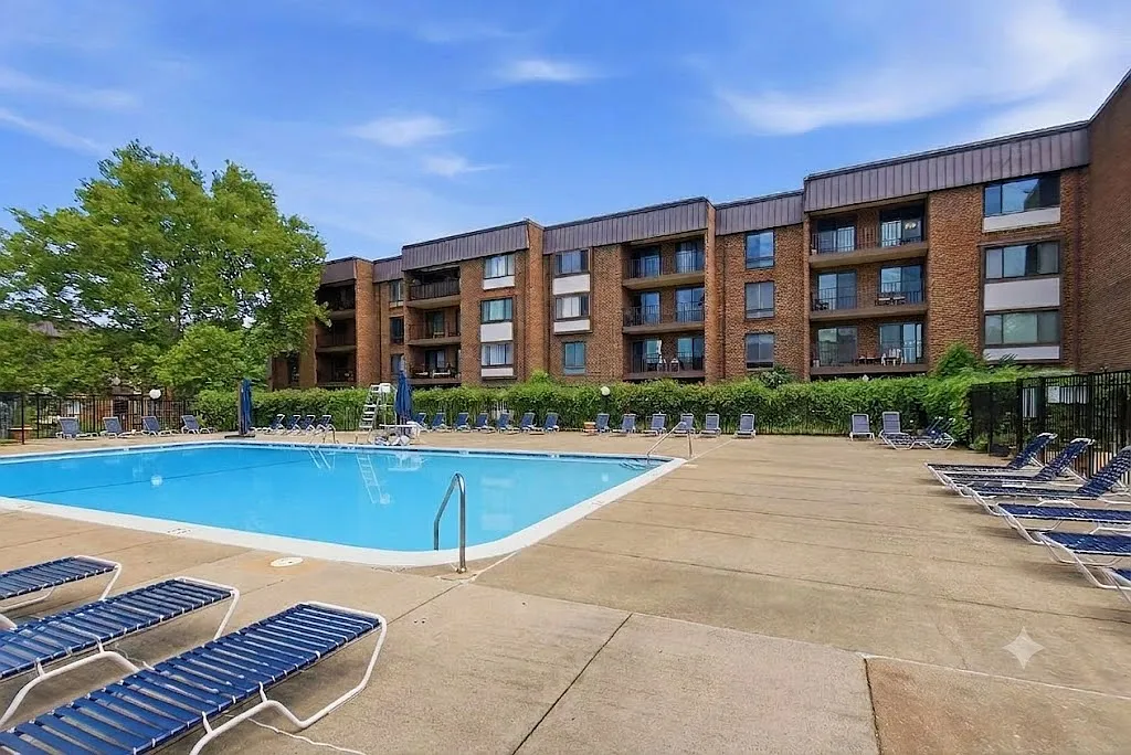 3 bed, 1282 sqft, $3,445 — Photo 1