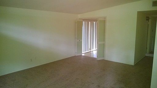 5th image of 760 Bobbins Ln