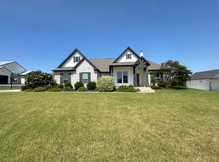 197 Blackthorn Dr, Van Alstyne, TX 75495