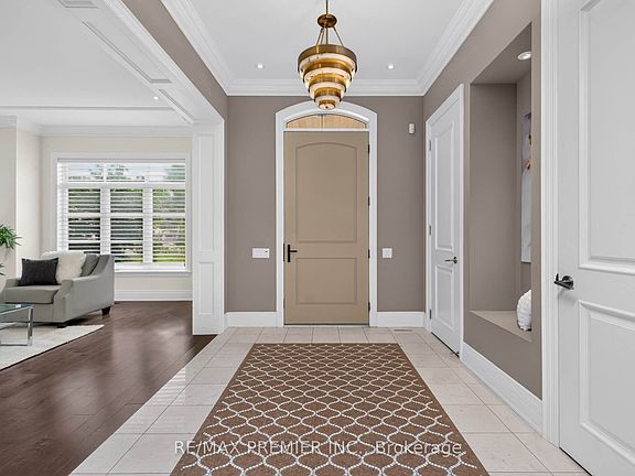 3rd image of 31 Sarracini Cres