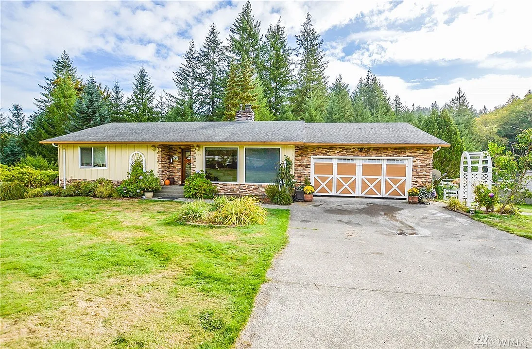 891 Young Rd photo 1