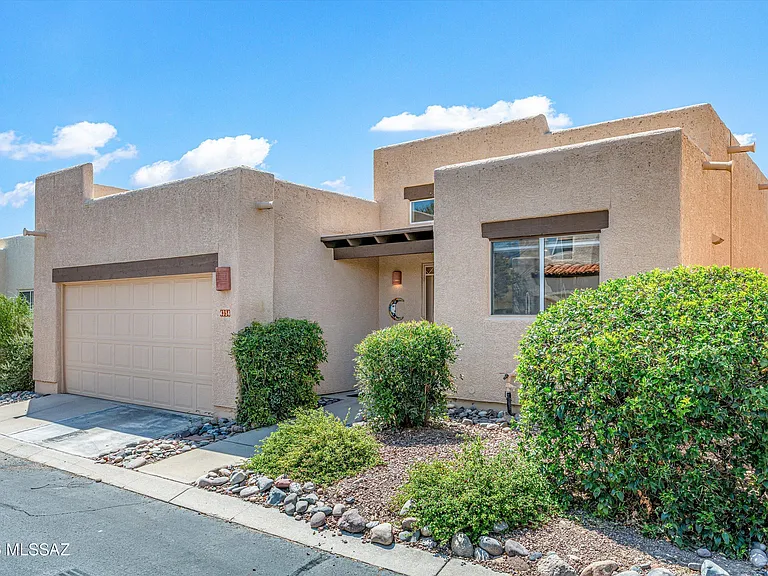 4354 E Samantha Dr — Photo 2