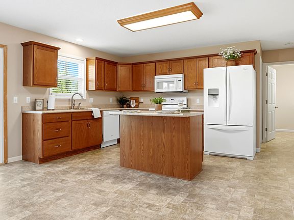 4th image of 1118 Ash Ct