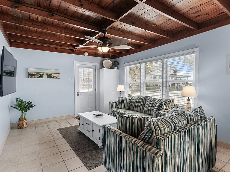 900 S Ocean Blvd — Photo 8