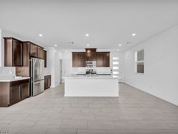 3rd image of 8843 Roadrunner Ravine St