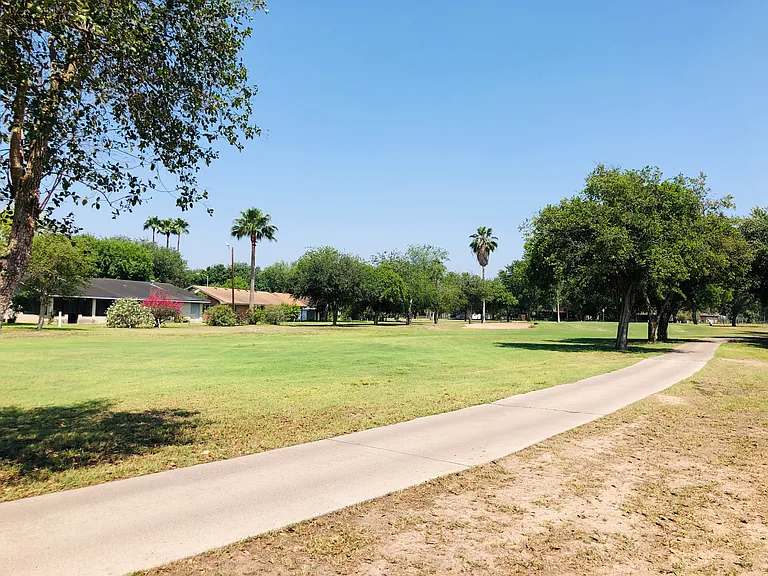 1813 Highland Park Ave — Photo 30