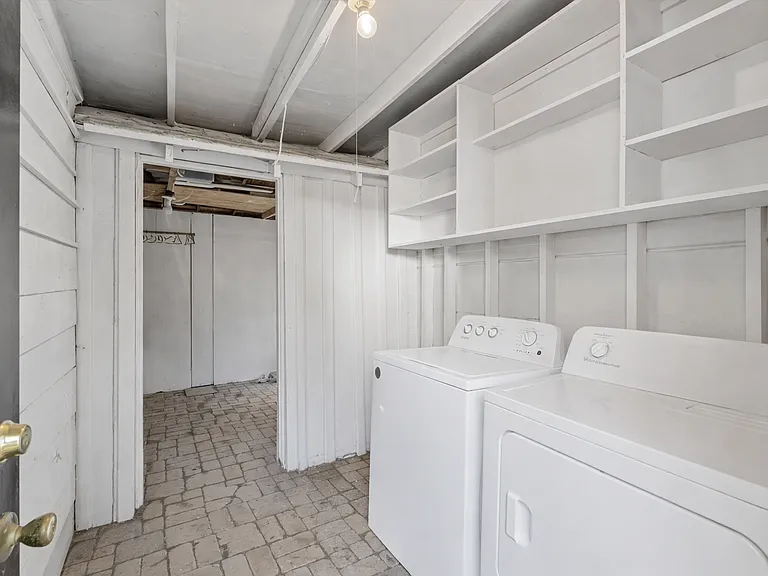 1202 E 29th St — Photo 23