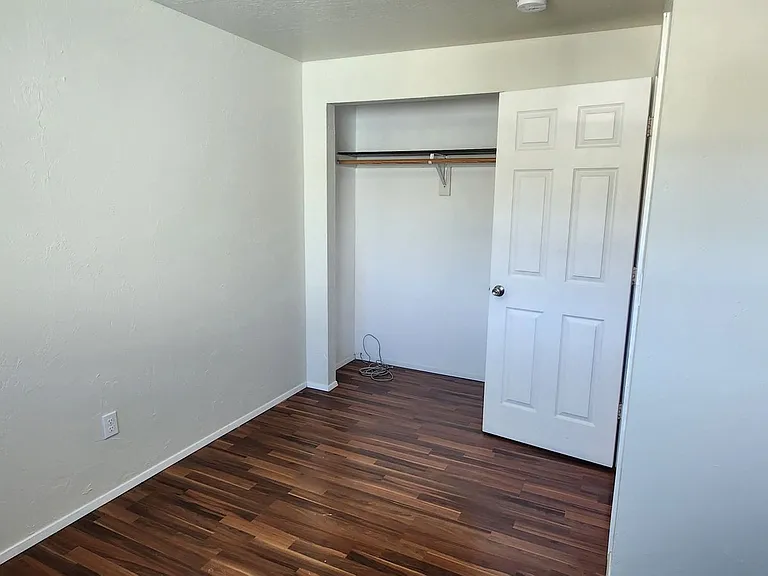 660 Kelly St — Photo 12