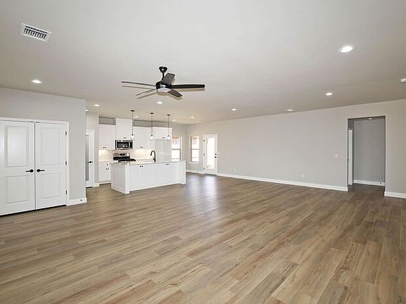 3rd image of 4707 Scotty Dr