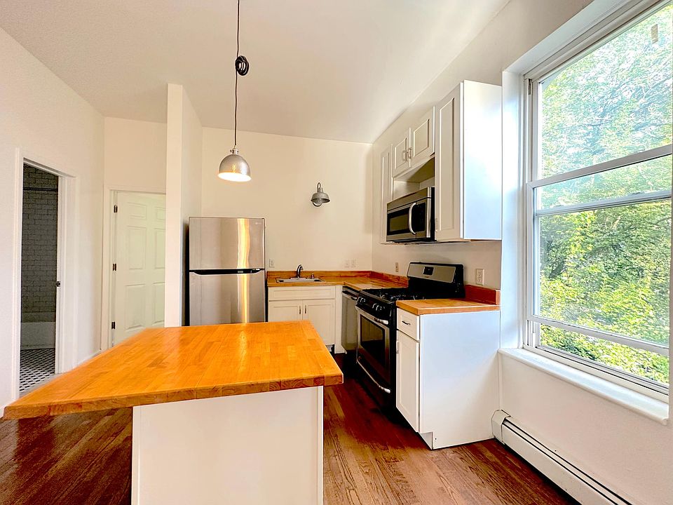 153 Lander St Newburgh, NY Zillow Apartments for Rent in Newburgh