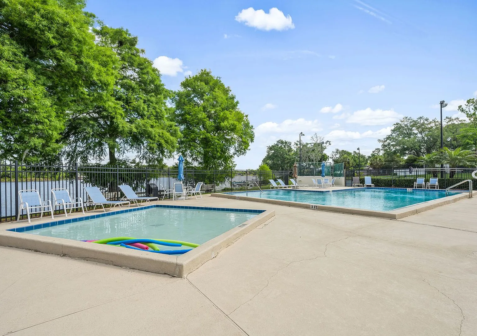 Cute updated house with large backyard! — Photo 2