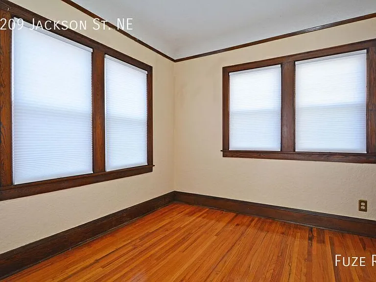 2209 Jackson St NE — Photo 12