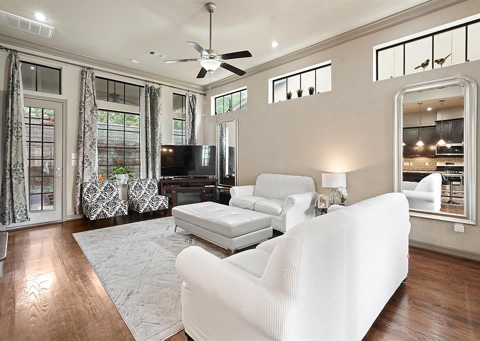 1st image of 1535 Woodbend Park W