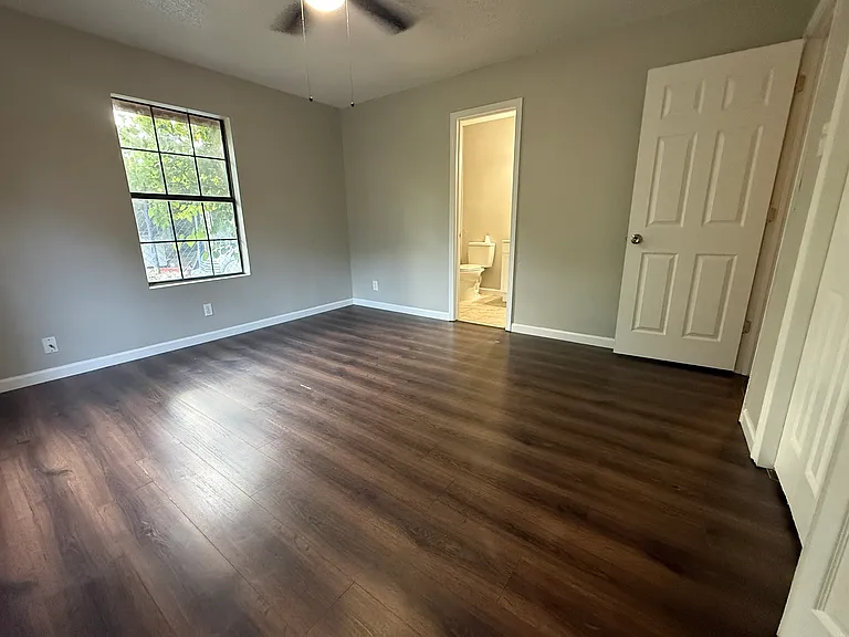 918 W Harding Blvd — Photo 9