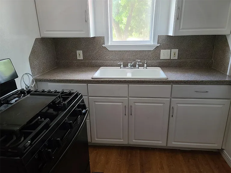 410 N Avenue D — Photo 7