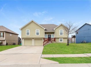 10810 N Palmer Ave, Kansas City, MO 64157
