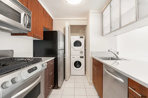 Rented by Brown Harris Stevens | media 7