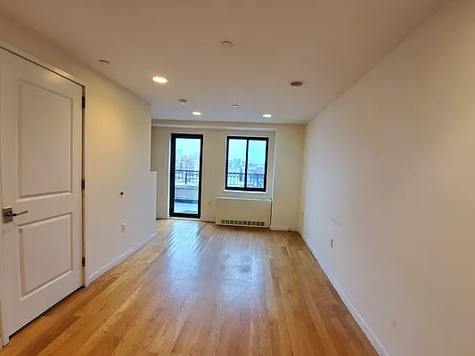 Rented by Astoria Realty | media 4