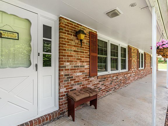 5th image of 3318 Lowell Ln