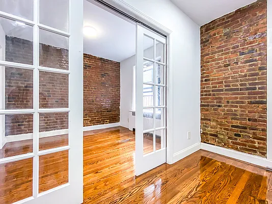 Rented by Voro New York | media 70