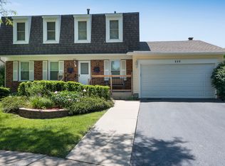 464 Ridgewood Ln, Buffalo Grove, IL 60089