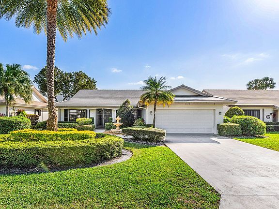 3rd image of 6426 Casabella Lane