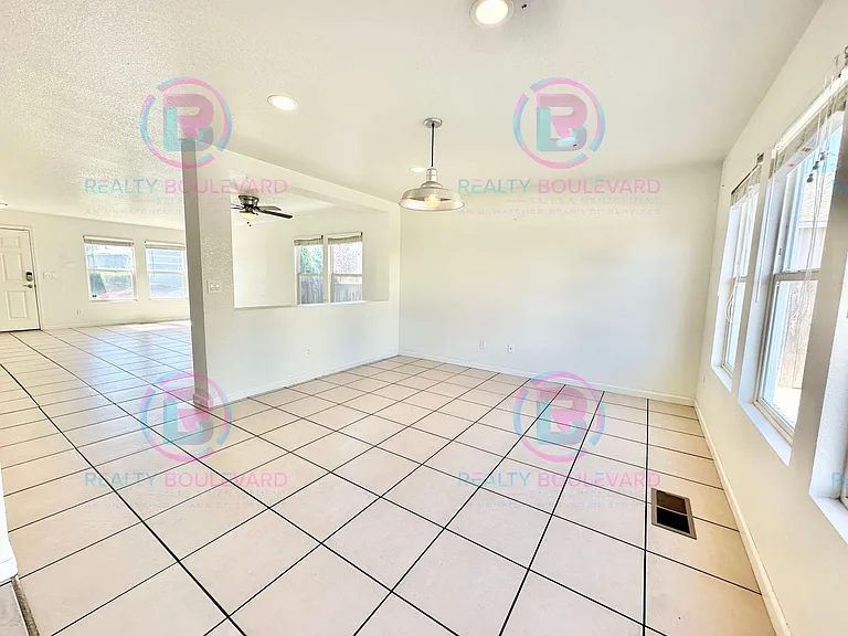 9685 Canyon Meadows Dr — Photo 6