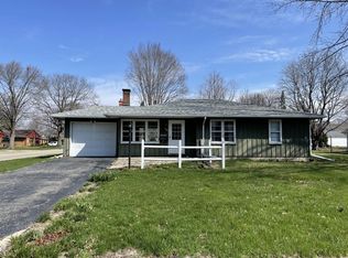 614 W 10th St, Sterling, IL 61081