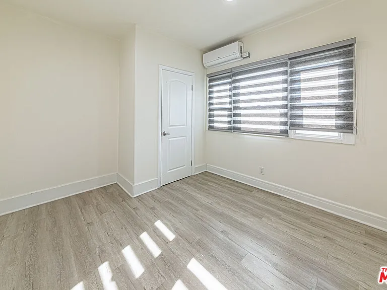 801 N Alexandria Ave — Photo 13