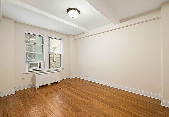 4th image of 309 W 57th St APT 1006