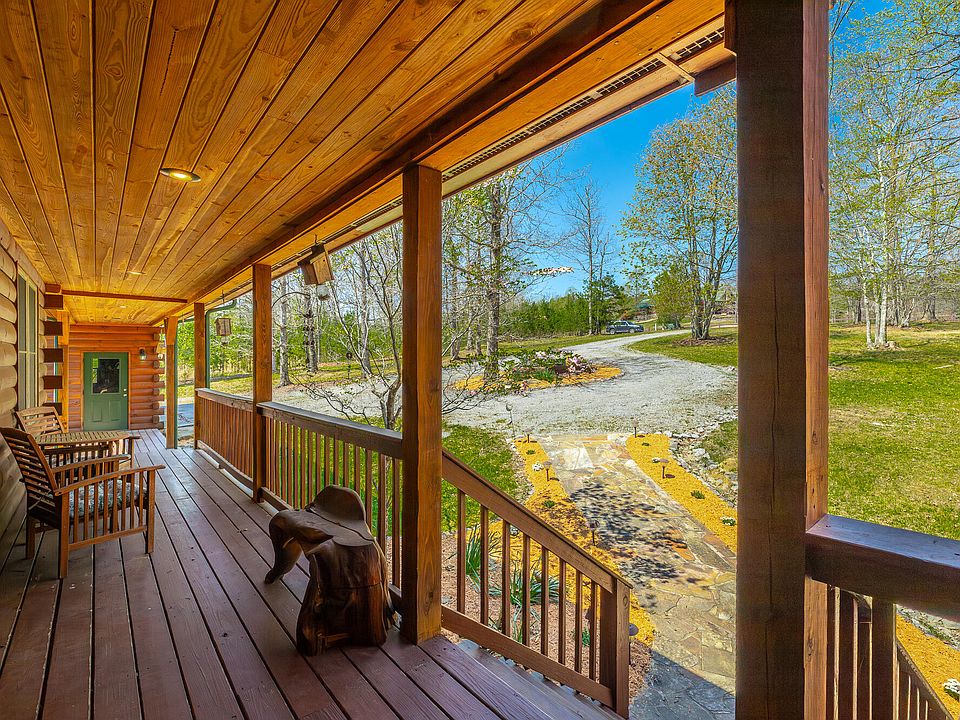 10th image of 292 Log Cabin Ln