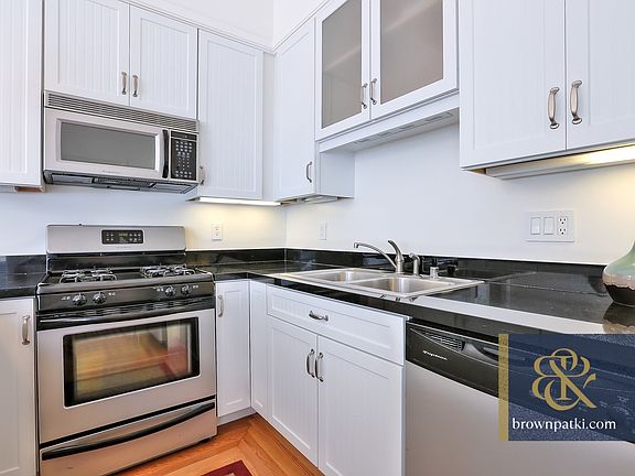 4th image of 3743 23rd St