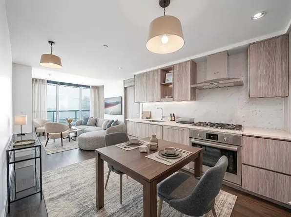 4720 SW Lougheed Hwy #2702, Burnaby, BC V5C 0M8