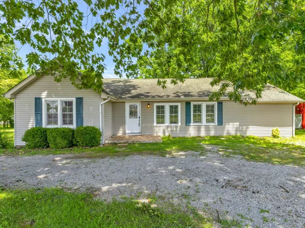 201 Bowling Branch Rd, Cottontown, TN 37048