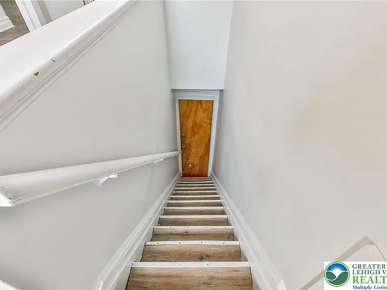 39 N 11th St #C — Photo 20