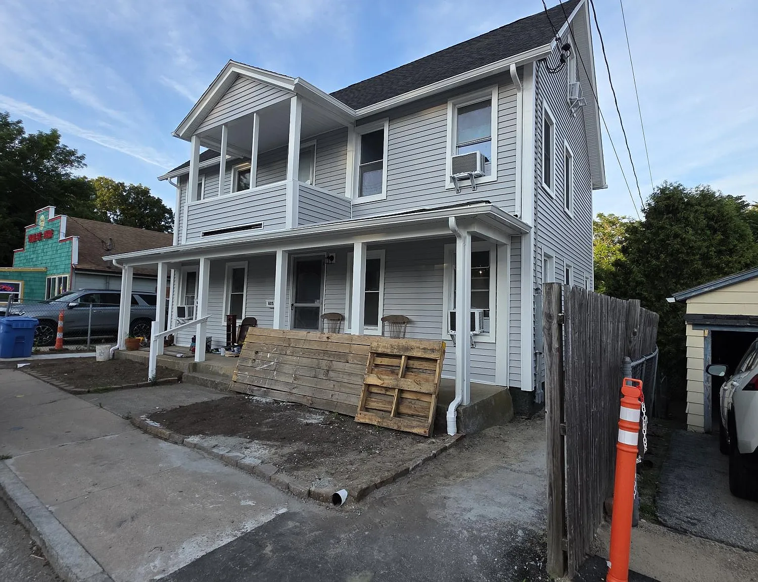 3 bed, 1000 sqft, $1,750 — Photo 2