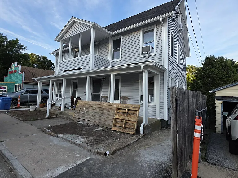 627 N Main St #2 — Photo 2