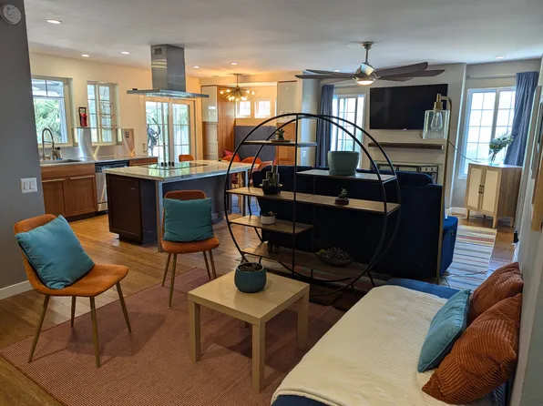 10105 Carlton Hills Blvd, Santee, CA 92071