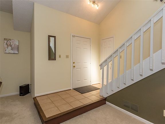 4th image of 9246 Golden Oaks W