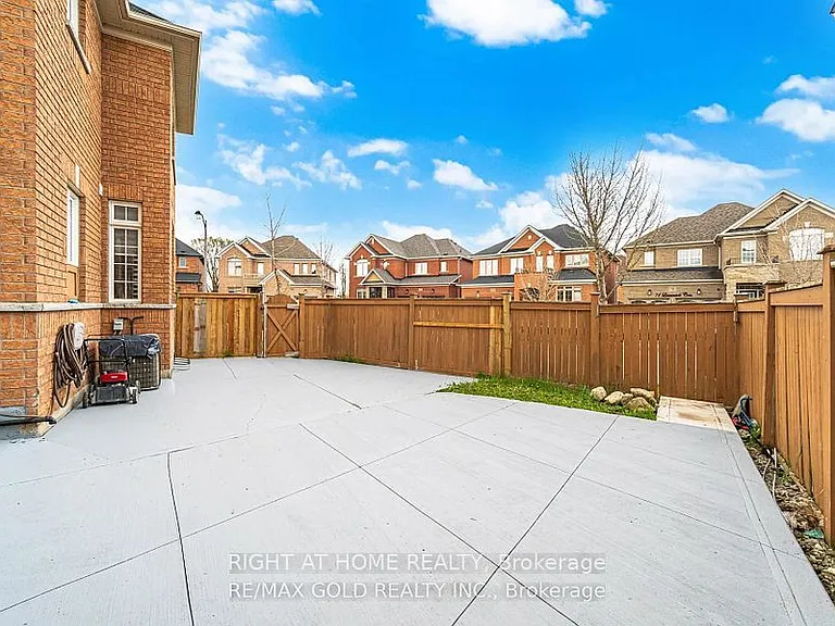 29 Laurentide Cres #UPPER — Photo 23