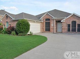 202 Buttercup Way, Red Oak, TX 75154