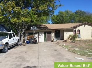 1011 Holly Hill Ct, Arlington, TX 76014