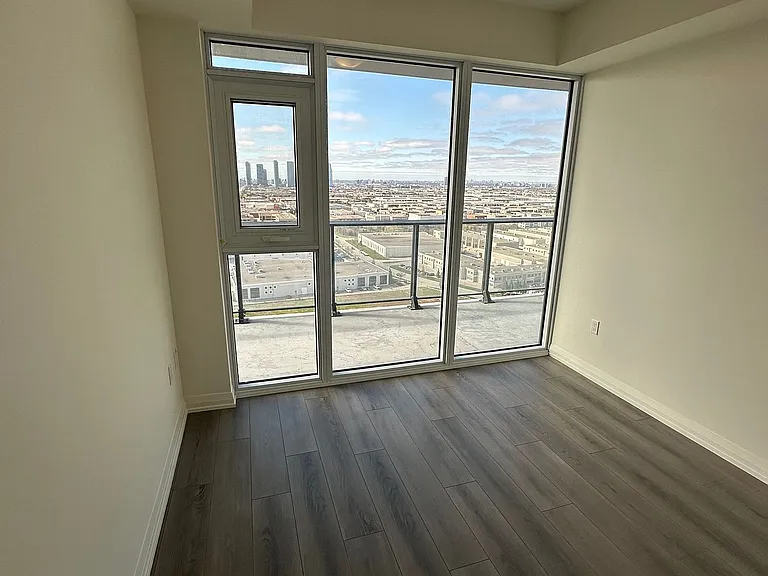 8960 Jane St #2112 — Photo 11