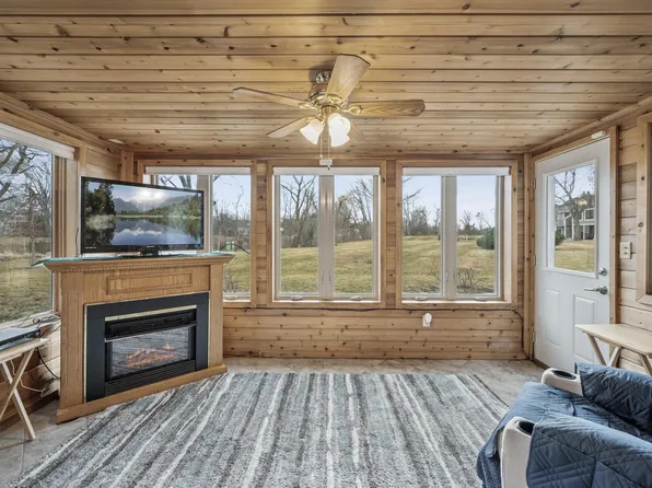 974 Winterberry Dr, Woodbury, MN 55125