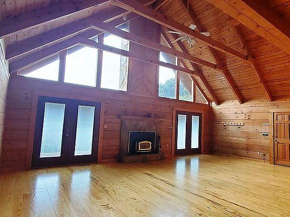 Great Room with Fireplace 